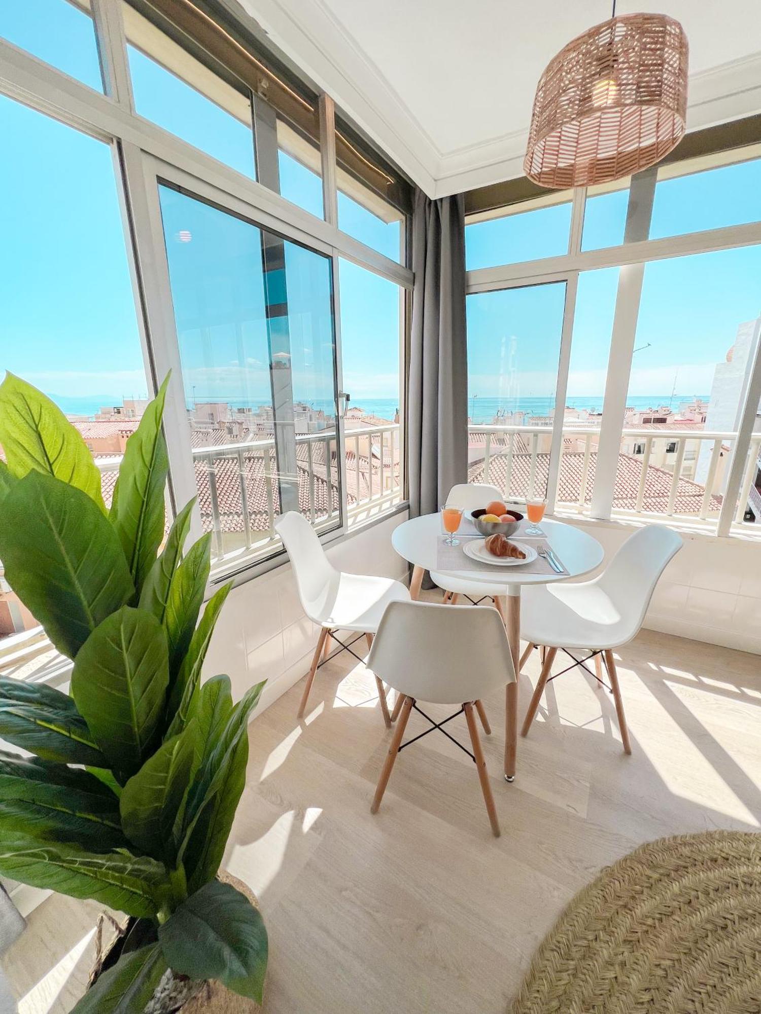 Palm Beach Aparment Sea Views Torremolinos Exterior photo